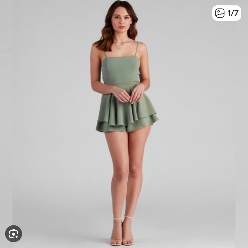 Windsor Lovely Day Tie Back Ruffle Skater Dress Green- Size medium-NWOT
